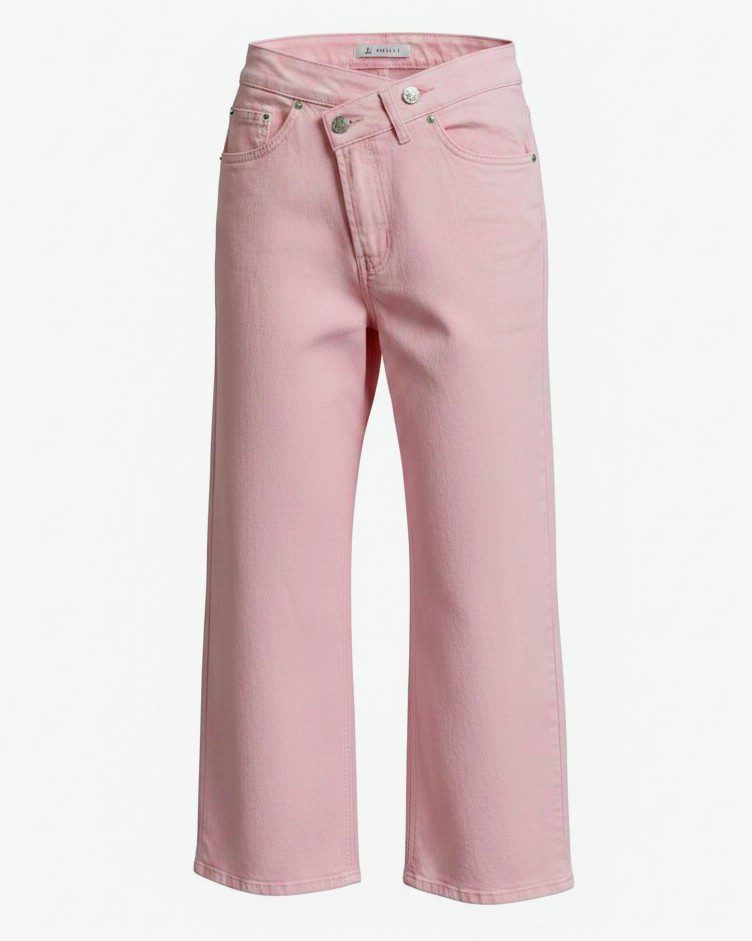Calça Ganga Rosa Wide Leg Cruzada combina estilo moderno, conforto e um toque de cor feminino numa única peça.